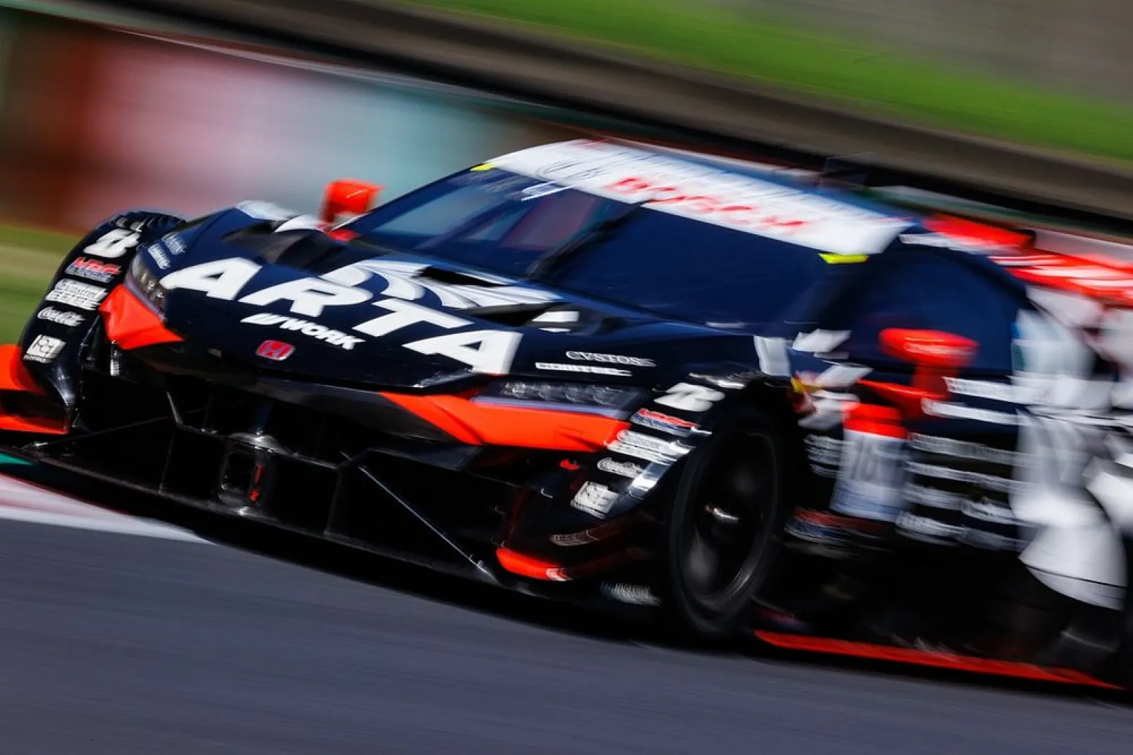 GT500は16号車ARTAが初ポール、GT300は61号車スバルが驚速PP