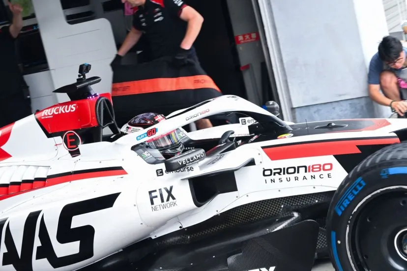 ハースF1富士TPC、初日は気まぐれな天候に翻弄され終了。午後は福住だけがドライブ