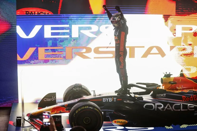 タイトル3連覇フェルスタッペン、前例なきタイヤ周回数制限付きレースも盤石の優勝。マクラーレンがダブル表彰台獲得｜F1カタールGP決勝