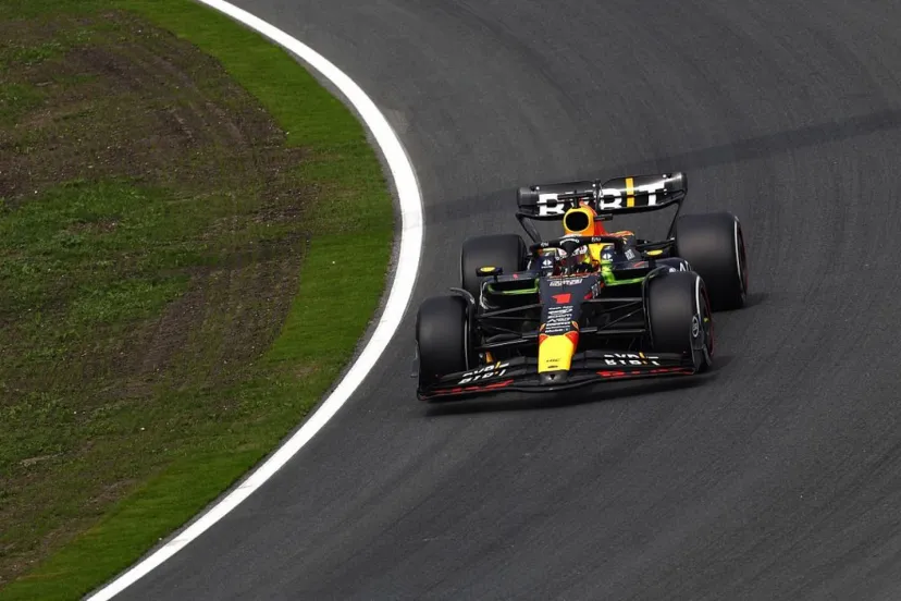 F1オランダFP1速報｜フェルスタッペン、シーズン後半戦開幕の母国でトップ発進。角田裕毅は9番手