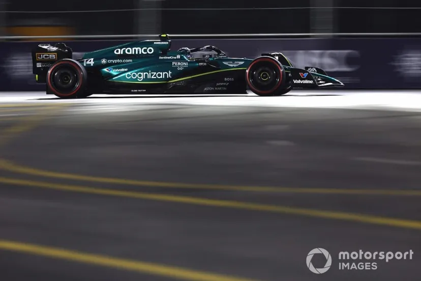 レッドブルF1の日本GP限定キャップが発売。大胆にもカタカナで レッドブルF1の日本GP限定キャップが発売。大胆にもカタカナで