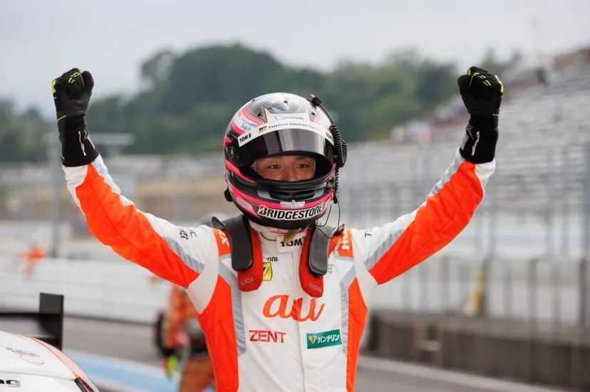 予選で特大ミスしてもフロントロウ&優勝! au TOMS坪井翔、磐石「グリッド2列目までにいればチャンスあると思っていた」|スーパーGT第4戦