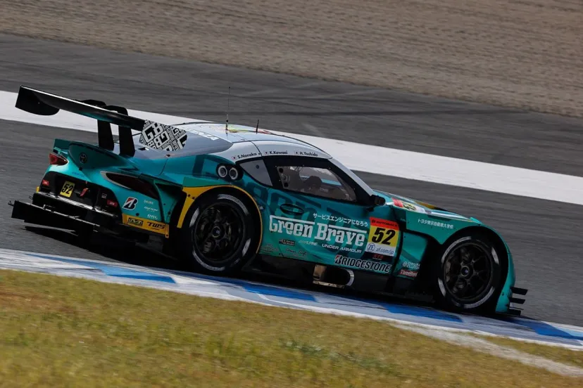 自動車ディーラーが自社チームとして日本最高峰のレースに参戦する意義とは？　GT300王座獲得の埼玉トヨペット「レースメカニック、整備士になりたいと憧れてもらいたい」
