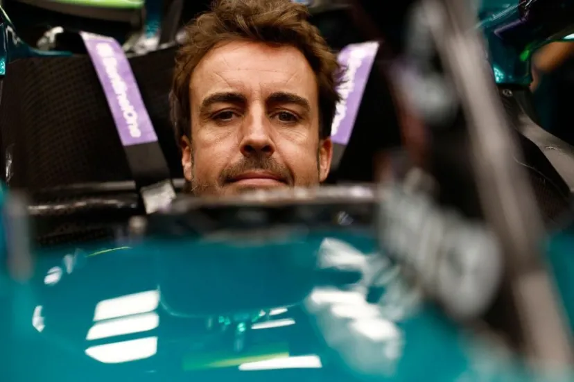 アロンソ、今後数週間でF1キャリアの今後について決断か。「まずは自分がF1を続けたいか考える」
