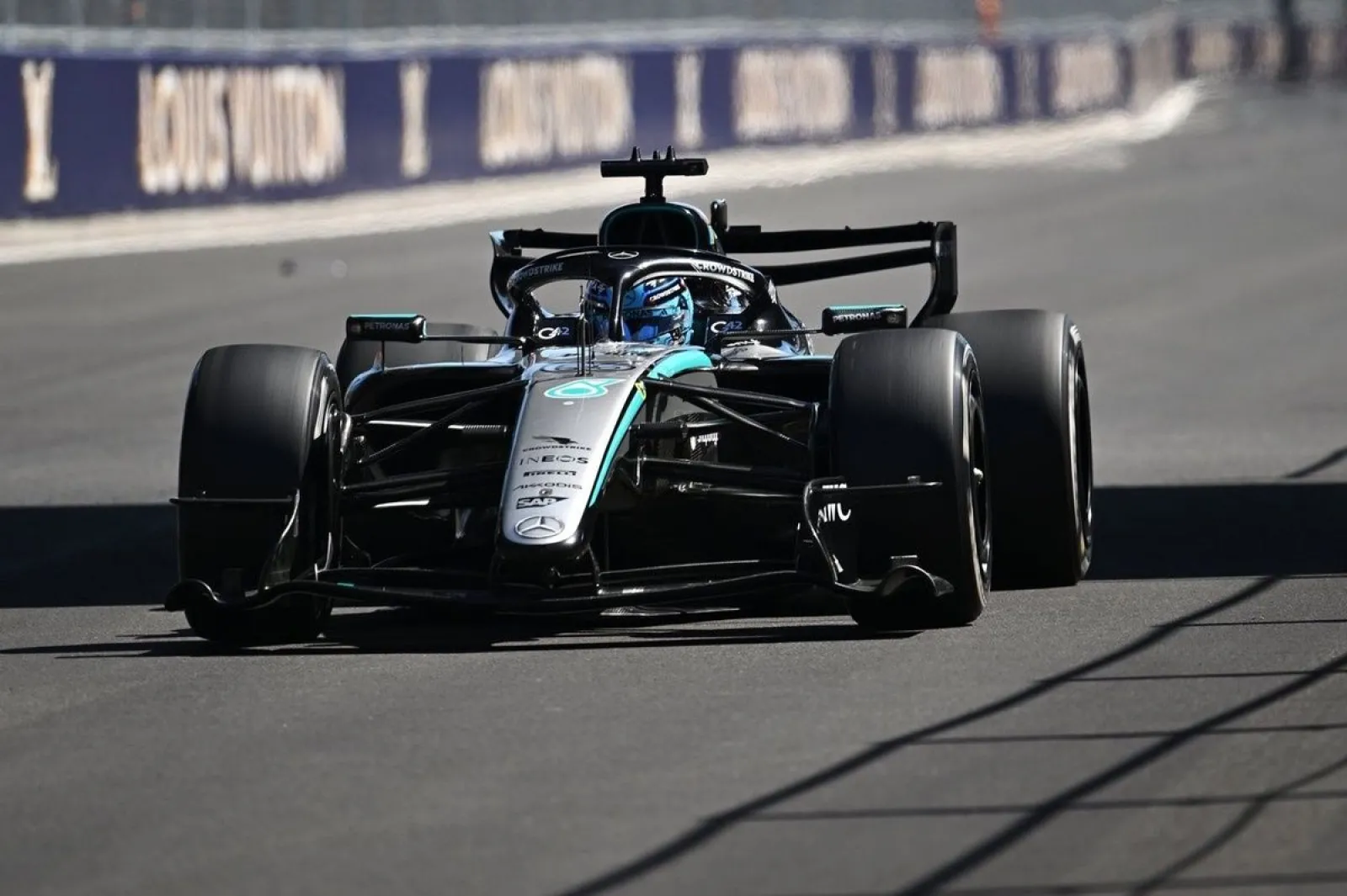 F1アゼルバイジャンGP FP1速報｜ラッセル首位、上位勢にもトラブル続発