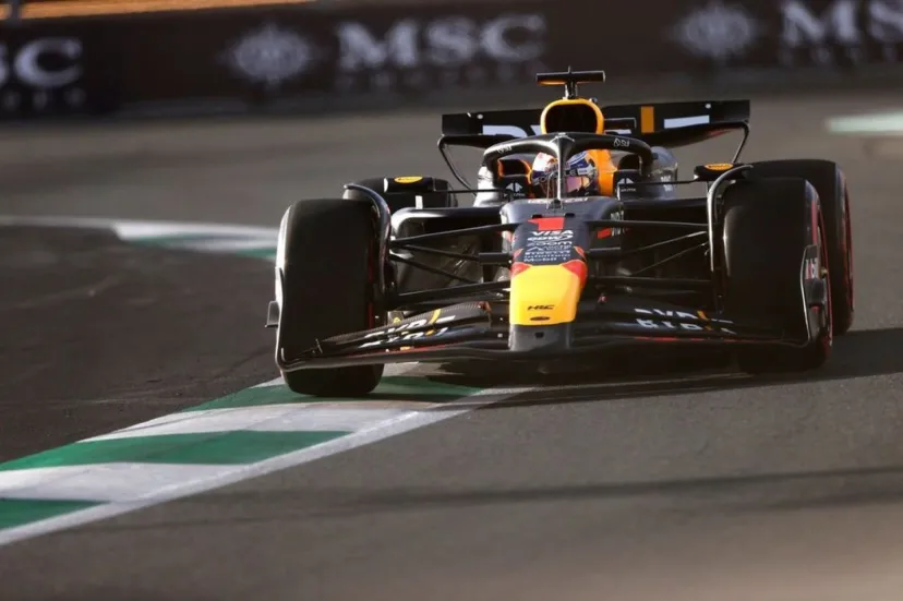 レッドブル、両ドライバーは初日を終えて手応え十分。フェルスタッペン「クルマにとても満足している」