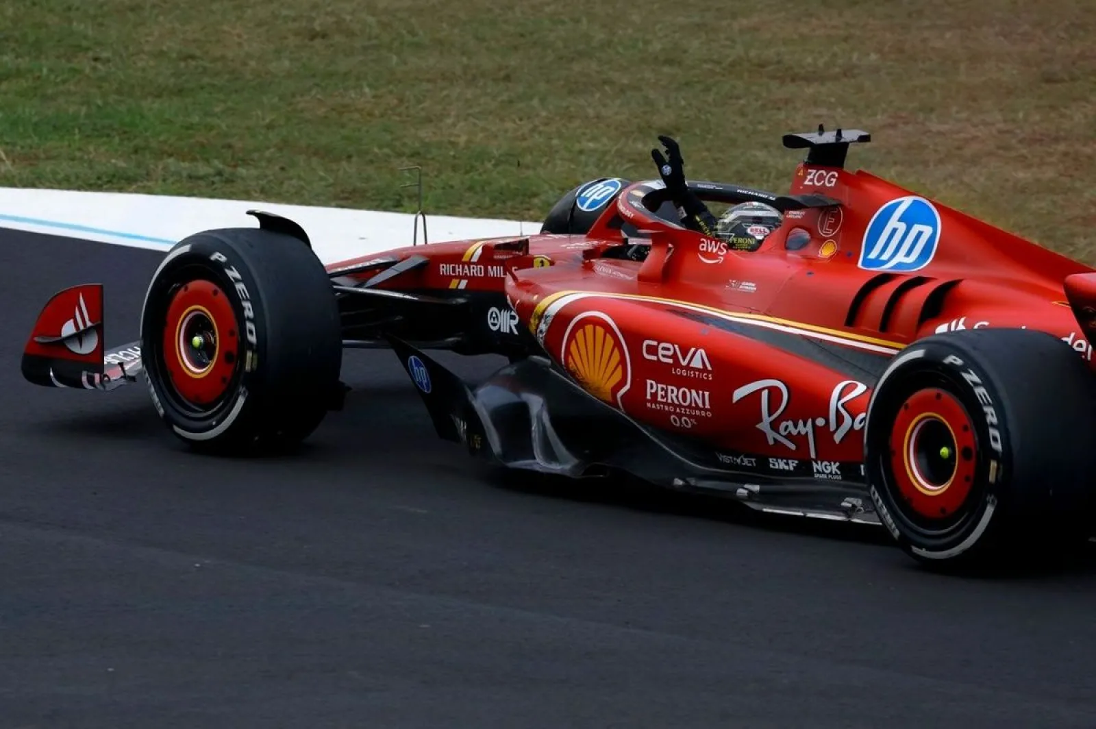 F1イタリアGPのレース中、グレイニングが消えた？ ルクレールまさかの1