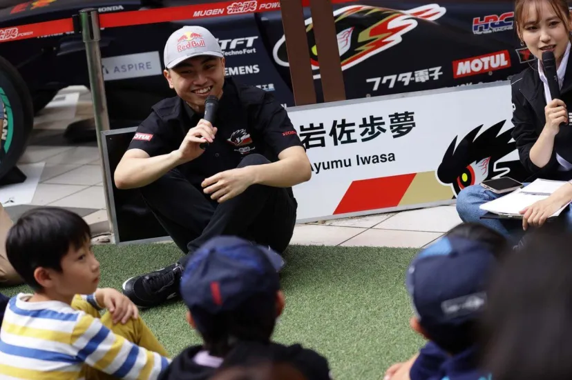 「F1を目指す以上、日本の皆さんから応援してもらいたい」岩佐歩夢プロデュースのイベント開催。ファンや子どもたちの反応に手応え