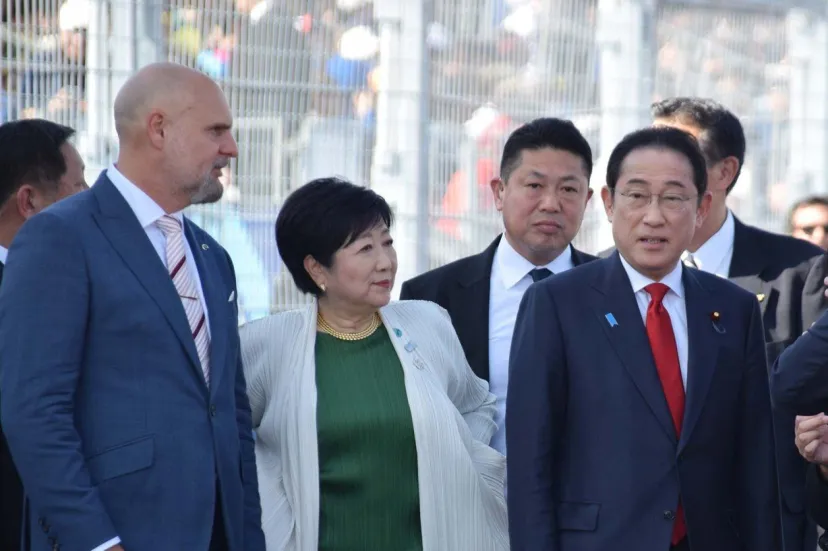 岸田文雄首相がフォーミュラE東京E-Prixに来場「未来の夢を十二分に楽しみましょう」