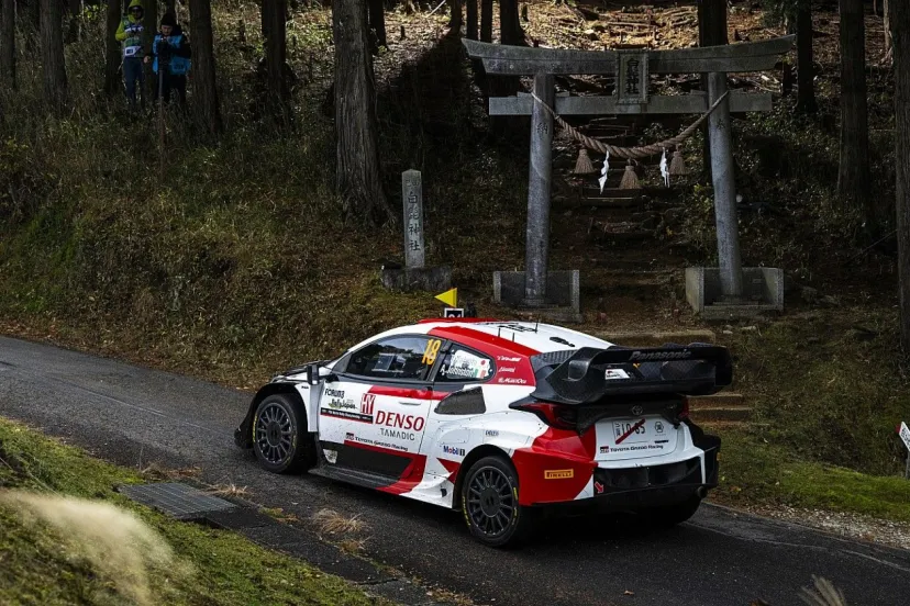 モンテカルロ? いいえ、WRCラリージャパンです。トヨタ勝田貴元、雪化粧した根の上高原SSで9回目のステージ優勝。総合5番手浮上