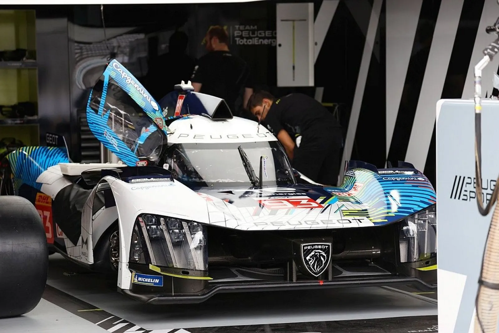 プジョー、9X8でのWEC初優勝は「かなり遠い」迎えた富士では“2台揃って