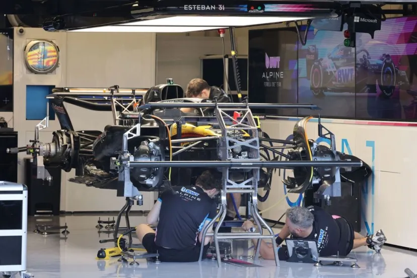 アルピーヌが公開した新車の”意味深動画”が示すメッセージは何? 前年からシャシー持ち越しの可能性も……