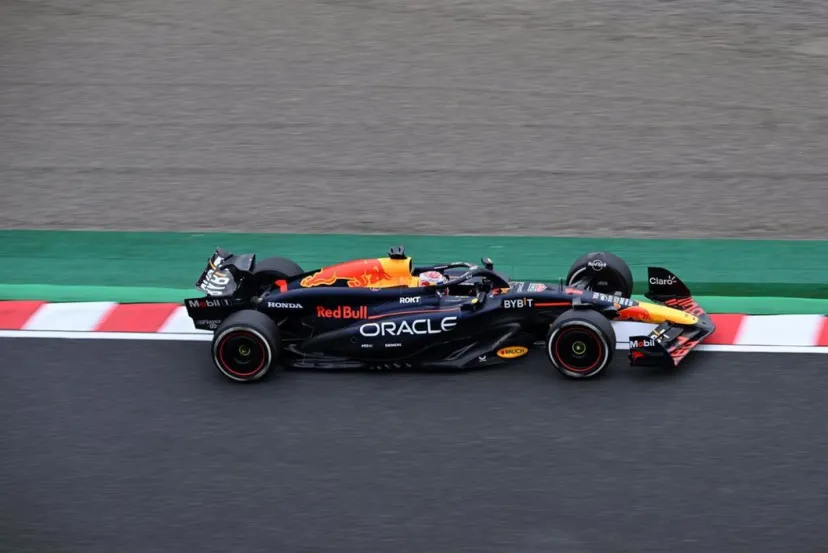 初の春開催、F1日本GPが開幕！　レッドブルが盤石ワンツーでFP1を終える。角田裕毅トップ10入り、公式セッションデビューも岩佐歩夢は16番手