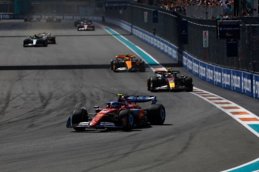 F1マイアミGPのバトルをより面白くするには“長いDRS区間”が必要？　マクラーレン代表指摘「手前の低速区間のロスを補えない」