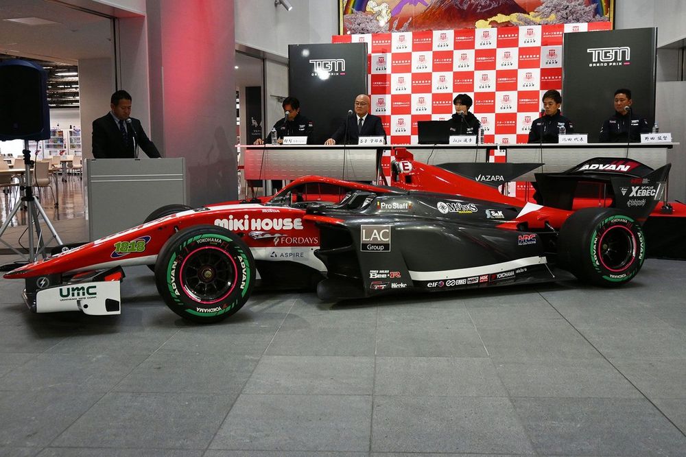 注目の女性ドライバーJujuのスーパーフォーミュラ車両カラー