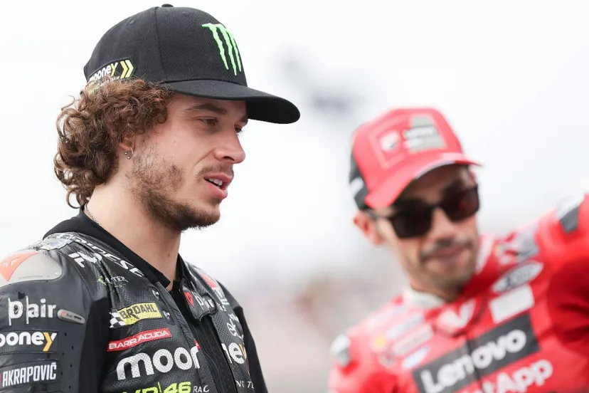 MotoGPタイトル争いに暗雲。ベッツェッキがトレーニング中に転倒し、鎖骨骨折……手術を受ける。インドネシアGPへの出走可否は48時間以内に判断