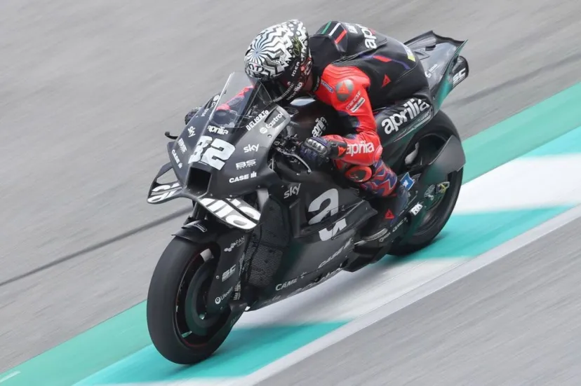 【MotoGP】アプリリア、2024年はMotoGPでさらに空力に革新？　「多くのイノベーションがある」とテスト担当が匂わせ