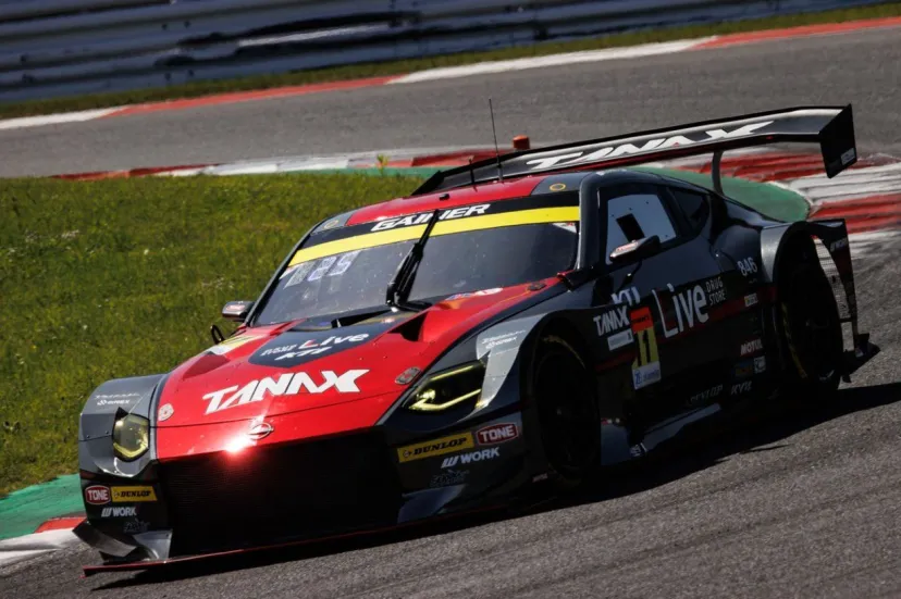 “GTの原点”に立ち返る新たな挑戦。市販車モノコック製Z GT300をデビューさせたゲイナーが奮闘の先に見据えるものとは