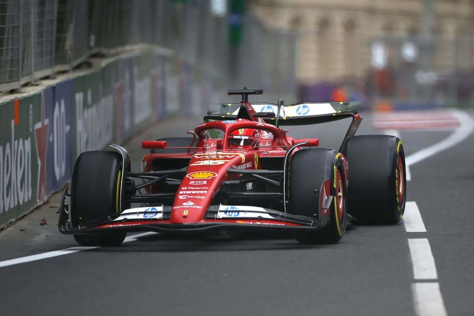 ルクレールが初日最速！ “市街地キング”ペレスに復調の兆し。角田裕毅