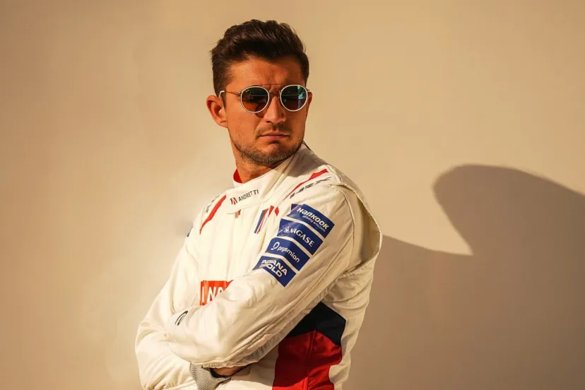 レッドブルがアブダビGPのFP1で両方のマシンにルーキードライバーを起用する理由「別の人のフィードバックは、チームにとって有益だ」