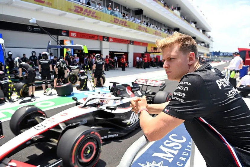 ミック・シューマッハー、2024年はアルピーヌからWEC参戦も「F1はいつだって僕の夢」と再挑戦諦めず