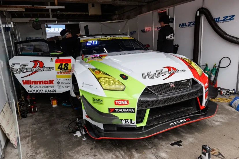 “脱・脱毛”。スーパーGT・GT300で愛されるNILZZ Racingの新車両名が『健康GT-R』となった理由