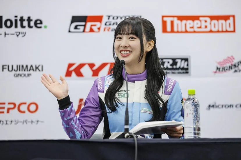 日向坂46・富田鈴花が『ABEMAモータースポーツアンバサダー』就任！　WRC開幕戦はスタジオゲスト「色々な枠を飛び込えてモータースポーツ全体を盛り上げていきたい」