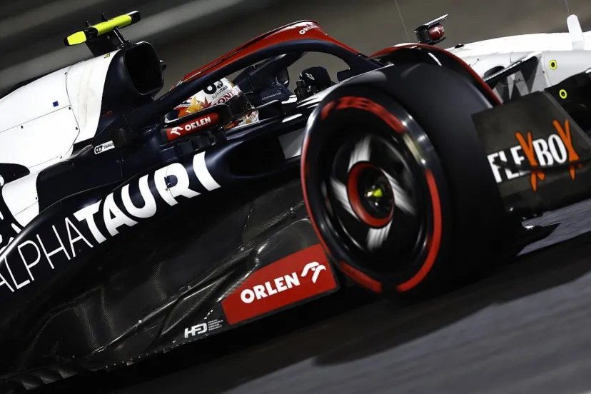 角田裕毅の限定“3Dアート”をその手に！　アルファタウリ、F1ラスベガスGPに先立ち著名アーティストによる絵画コレクションを発表