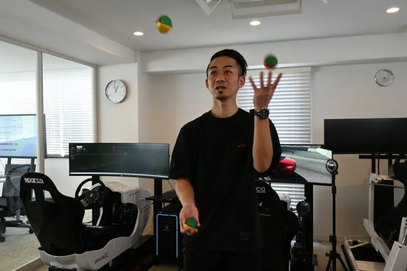 Jujuも実践、レーシングドライバーに欠かせない“見る力”を鍛える！　「ドライビングビジョントレーニング」のサービス開始へ
