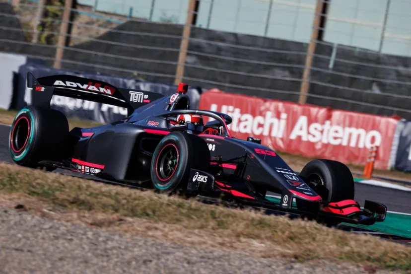 スーパーフォーミュラの合同／ルーキーテストがスタート。初日午前トップタイムはKCMGの関口、注目のJujuも最多43周を走破