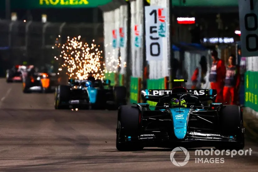 ハミルトンはメルセデスF1内で軽視されている？　戦略ミスで再燃する“陰謀説”。離脱まで両者は調和を保てるか