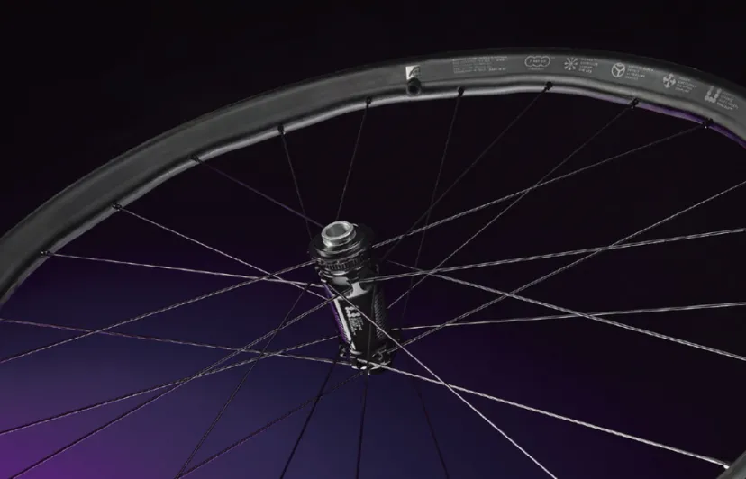 さらなる進化を遂げたMTBホイール「レッド・ゾーン カーボン＋」登場｜FULCRUM