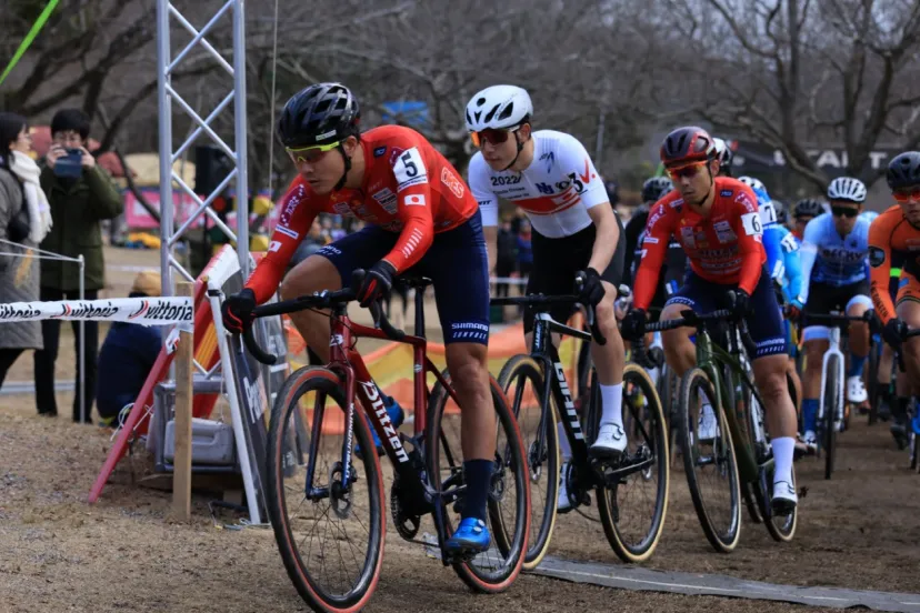 柚木伸元が関西クロス希望が丘で独走勝利、2位副島、3位沢田