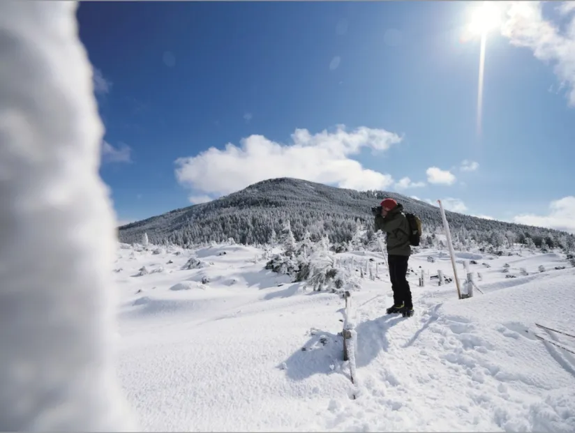 【HIKER’S CAMERA】OM SYSTEM OM-5 × 三田正明｜フィールドを鮮やかに切り撮れるハイカーのためのカメラと山へ。