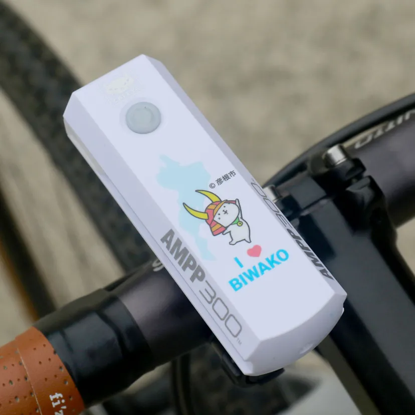 7月1日「びわ湖の日」に「ひこにゃん×AMPP300」が登場！キャットアイダイレクトで50個限定｜CATEYE