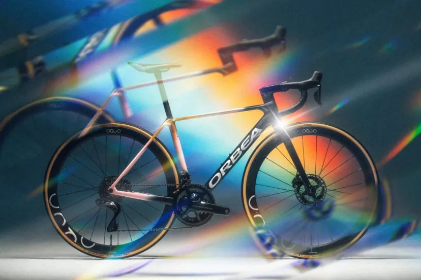 オルベアがパリ2024で走る日本人選手2人の自転車のデザインを公開｜ORBEA