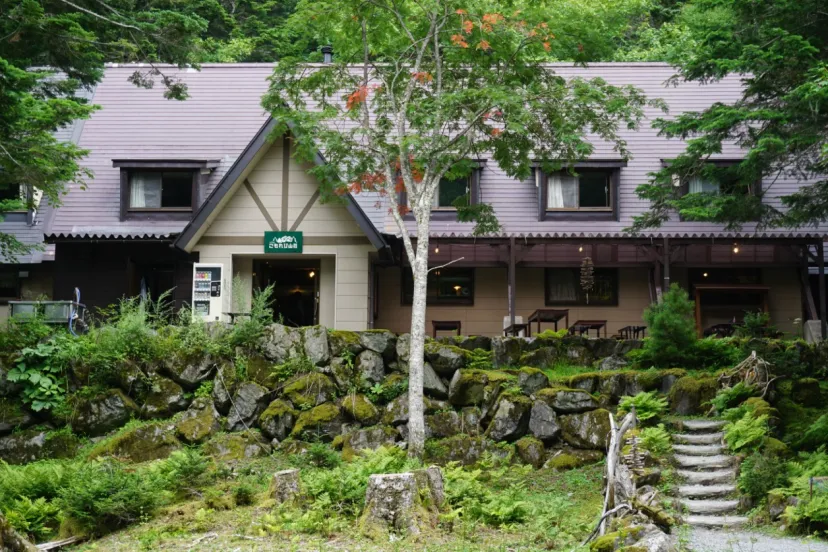 【いつか泊まりたい山小屋＃48南アルプス・北沢峠こもれび山荘】山もグルメも大満喫！南アルプス北部の玄関口に建つ山小屋