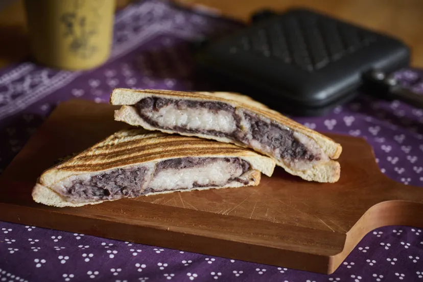 おそろしく簡単に作れる！　おはぎホットサンド│自分好みのあんぱんを食べよう！