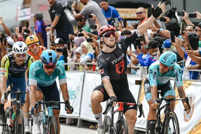 デクラインが雨中のスプリントを制し、第2ステージ優勝｜ツール・ド・ランカウイ