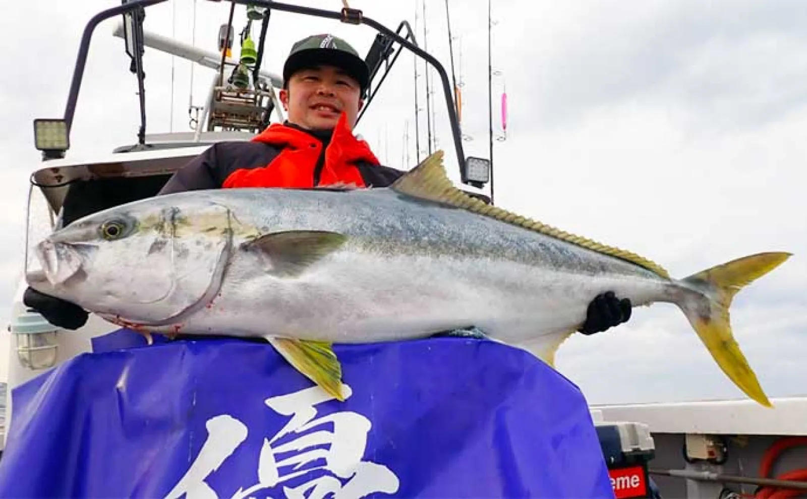 タイラバで良型マダイにジギングでヒラマサ【福岡】船のルアー釣り最新釣果