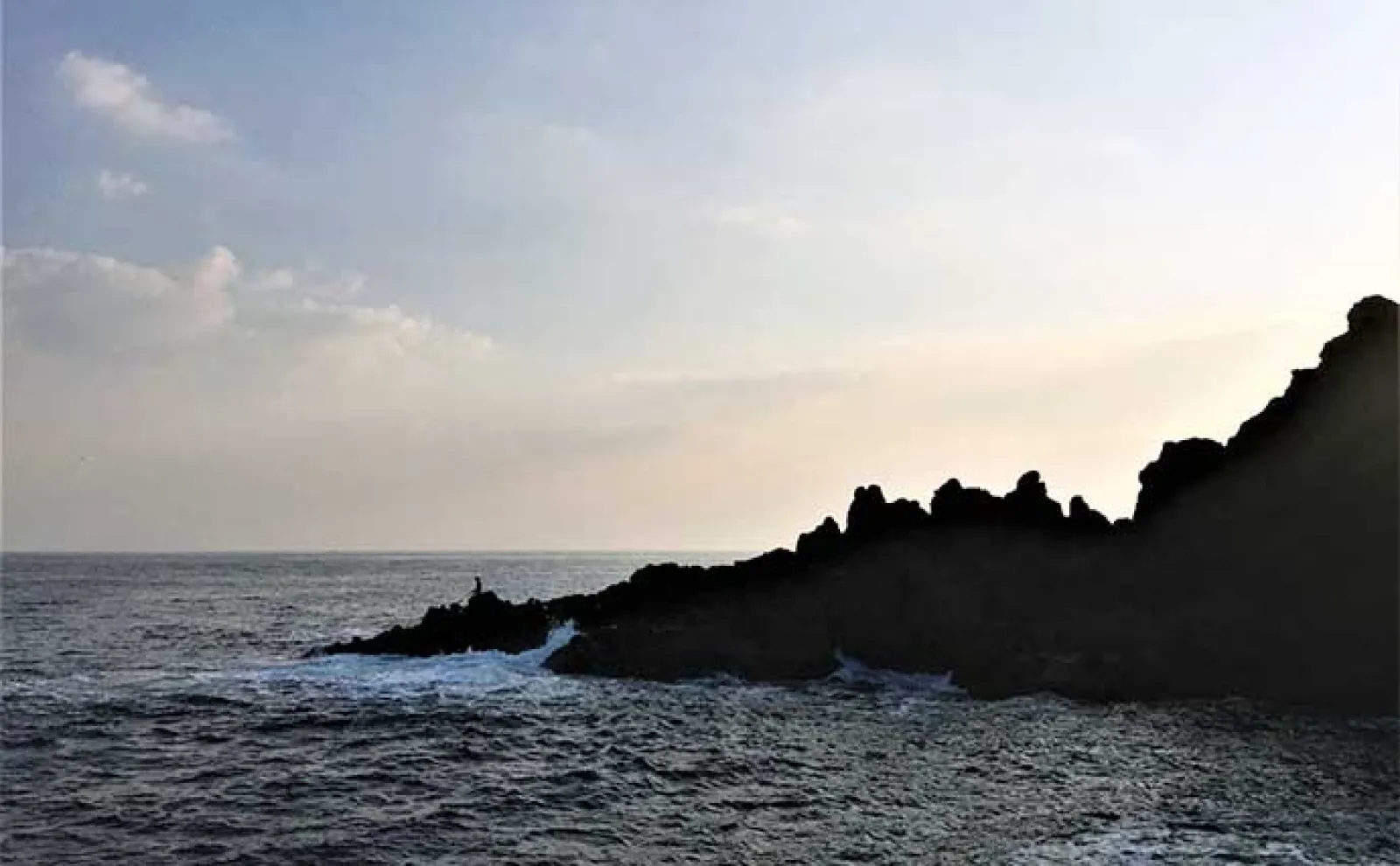 壱岐島は【異次元の釣りの楽園】　漁港で50cmアジに磯で1m超ヒラマサ狙える