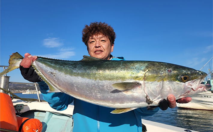 オフショアジギングでブリが船中30本爆釣【大分・熊本】船釣り最新釣果情報
