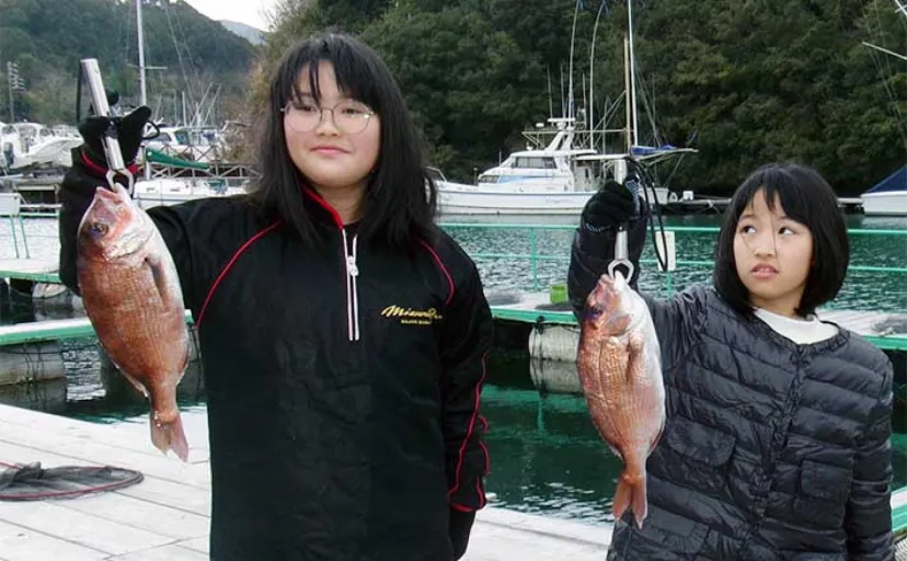 ファミリーフィッシングでマダイキャッチ【三重】筏＆海上釣り堀最新釣果
