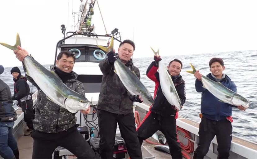 ジギング初心者もブリ続々キャッチ【福岡】 船のルアー釣り最新釣果