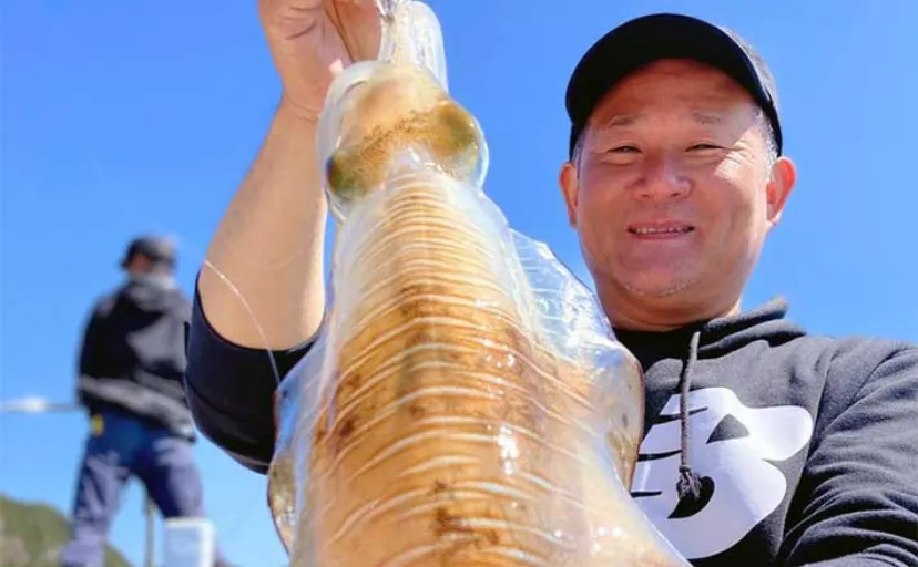 【最新釣果】三重の船釣り　ティップランエギングで春のアオリイカ顔出し