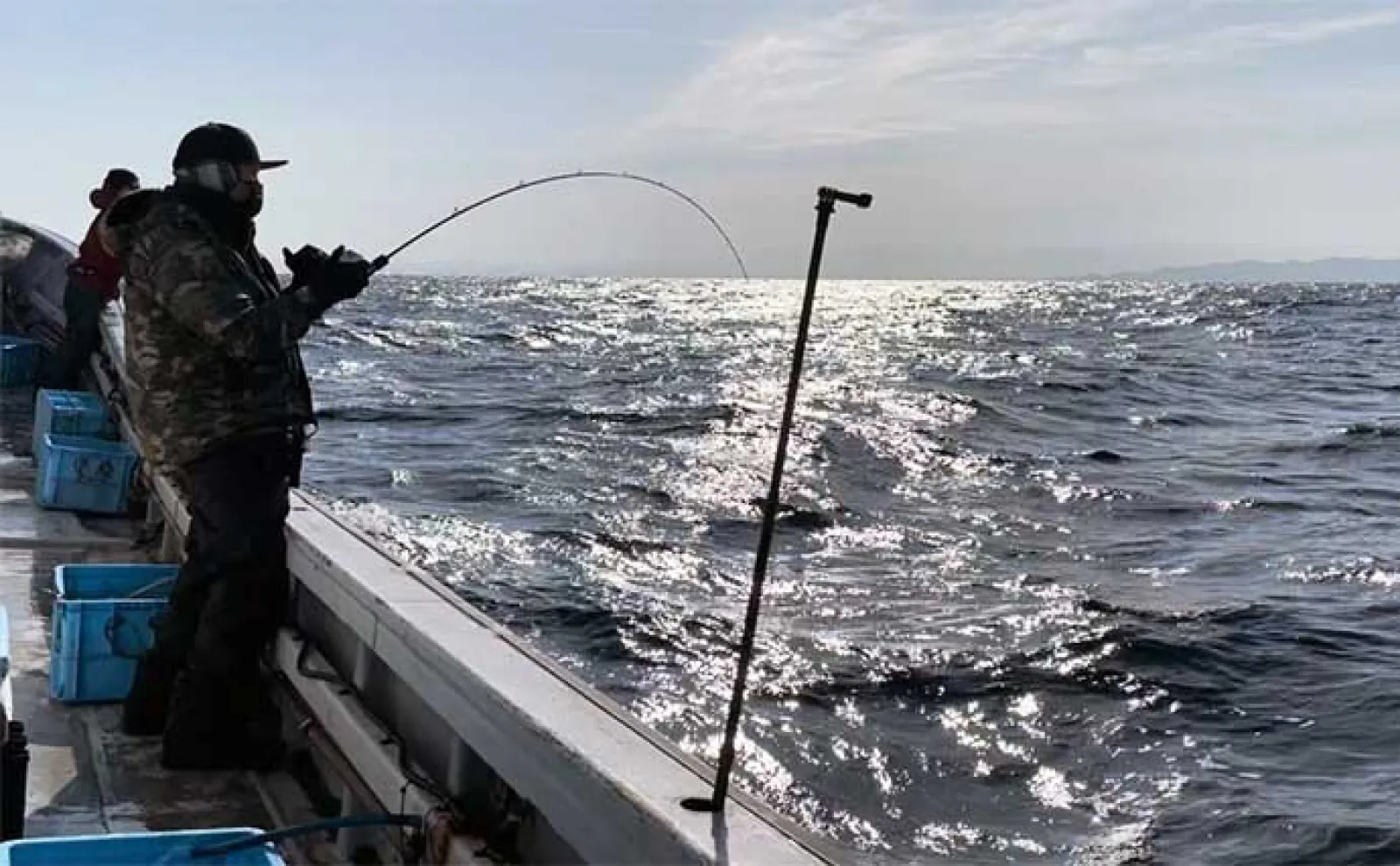 日本海ジギング&タイラバ釣行でブリやホッケなど五目達成【新潟・金栄丸】