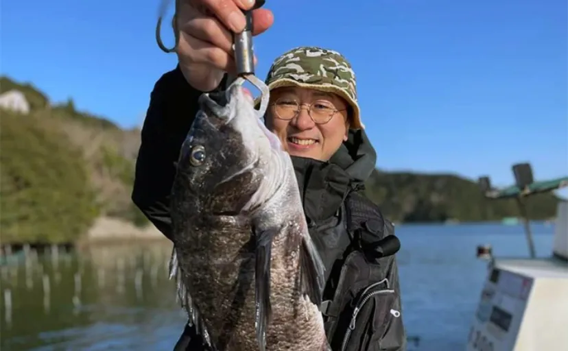 【釣果速報】イカダでのダンゴ釣りで良型クロダイの気配濃厚に（三重県）