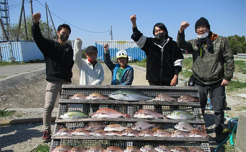 【釣果速報】海上釣り堀での子連れ釣行で高級魚ゲットに笑顔（三重・愛知）