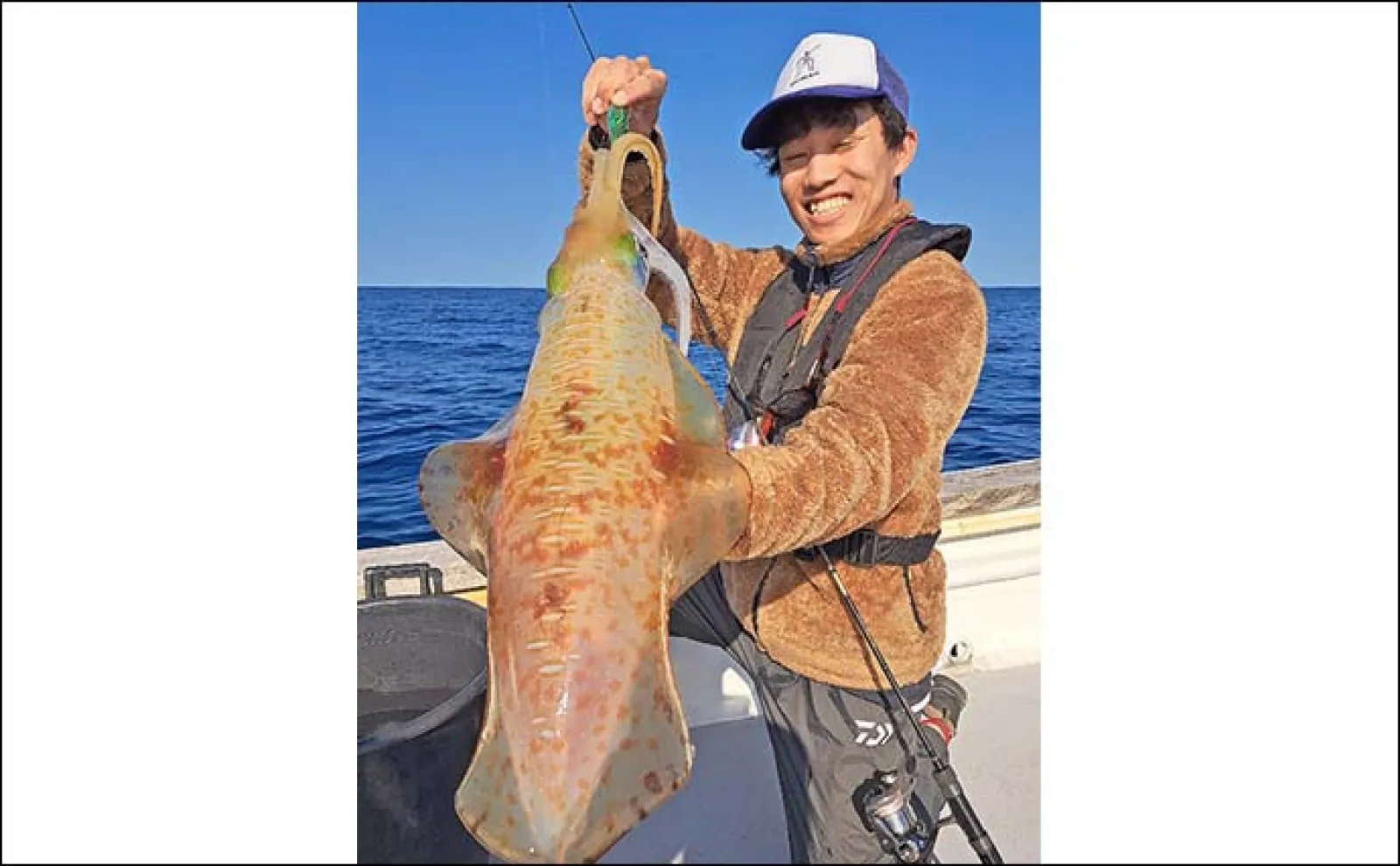 遠征ティップランエギング釣行で2.5kg「レッドモンスター」登場【沖縄】