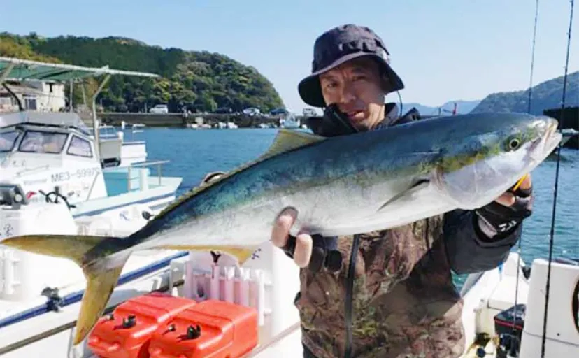 【釣果速報】青物絶賛回遊中にてオフショアジギング釣行でブリにワラサ浮上（三重）